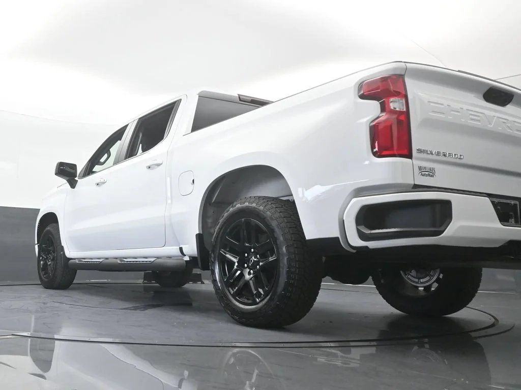 Used 2026 Summit White Chevrolet RST image 54