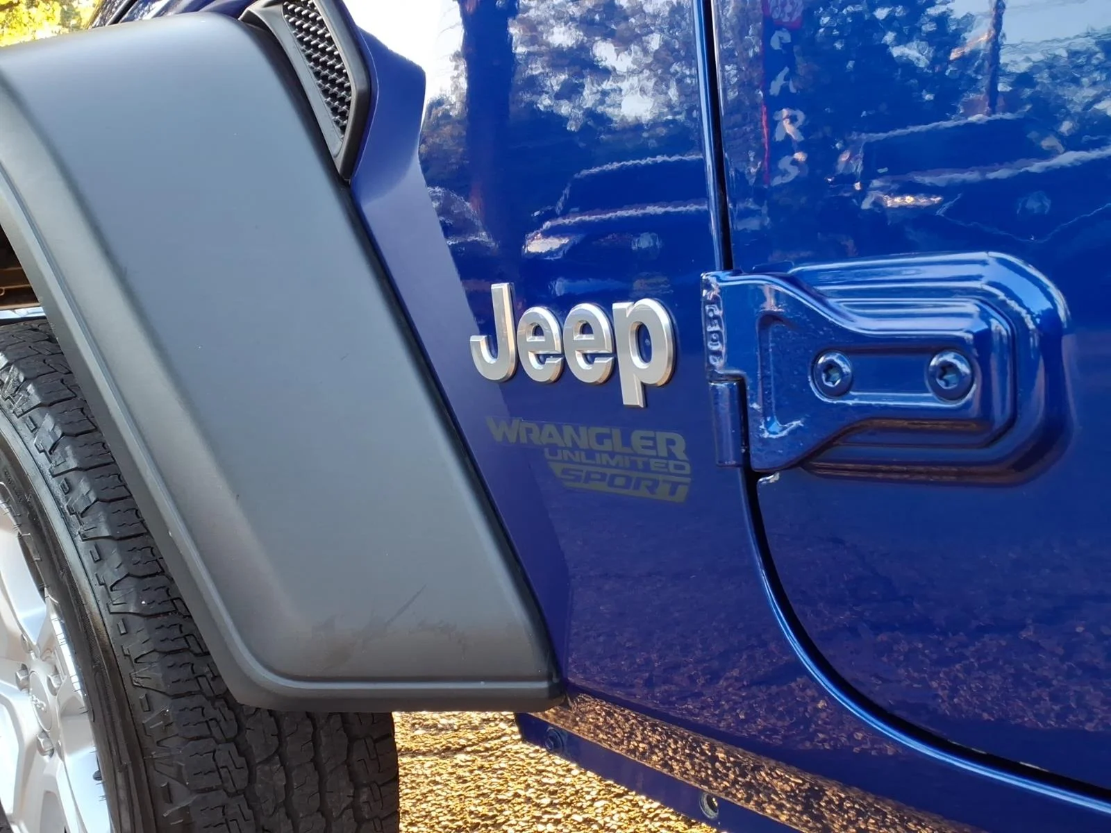 Used 2020 Ocean Blue Metallic Clear Coat Jeep Sport S image 14