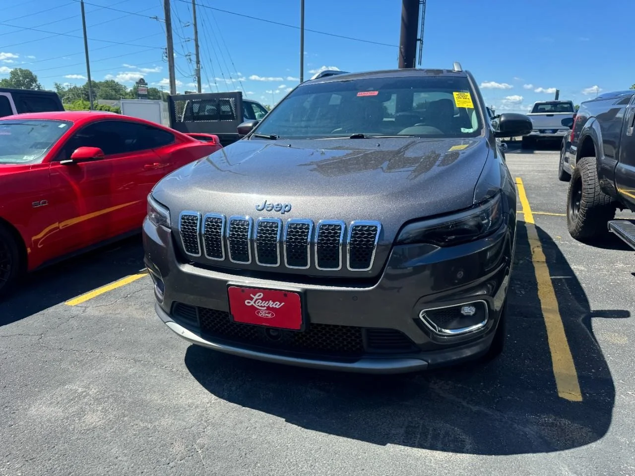 Used 2019 Granite Crystal Clearcoat Metallic Jeep Limited FWD image 5