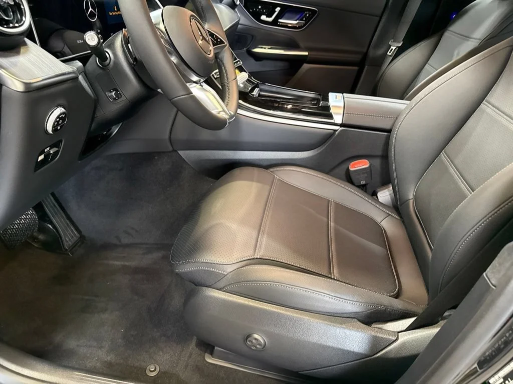 New 2026 Black Mercedes-Benz GLC 300 image 15