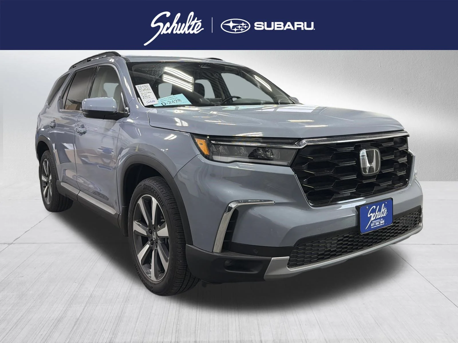 2025 Honda Pilot Touring AWD's photo