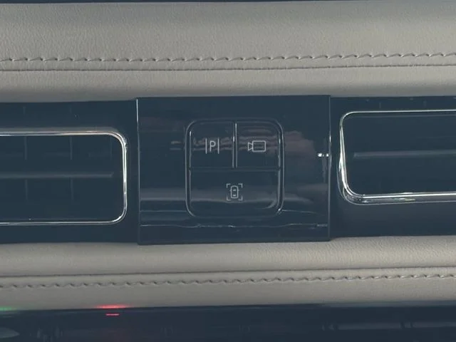 Used 2022 Red Lincoln Standard image 31