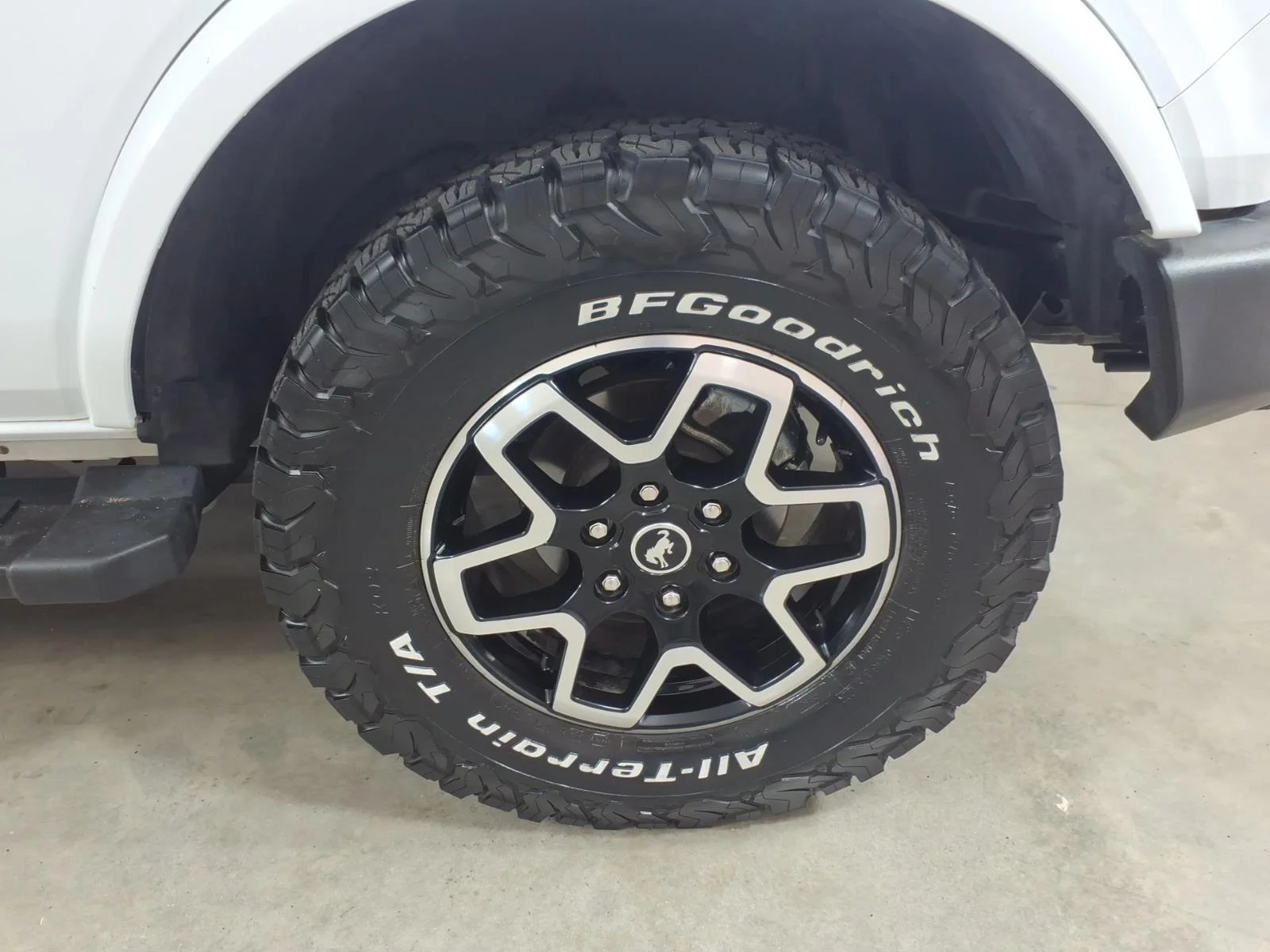 Used 2022 Oxford White Ford Outer Banks Advanced image 13