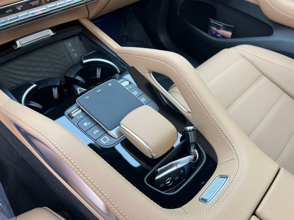 New 2026 MANUFAKTUR Ireland Mid Green Metallic Mercedes-Benz GLE 350 image 23