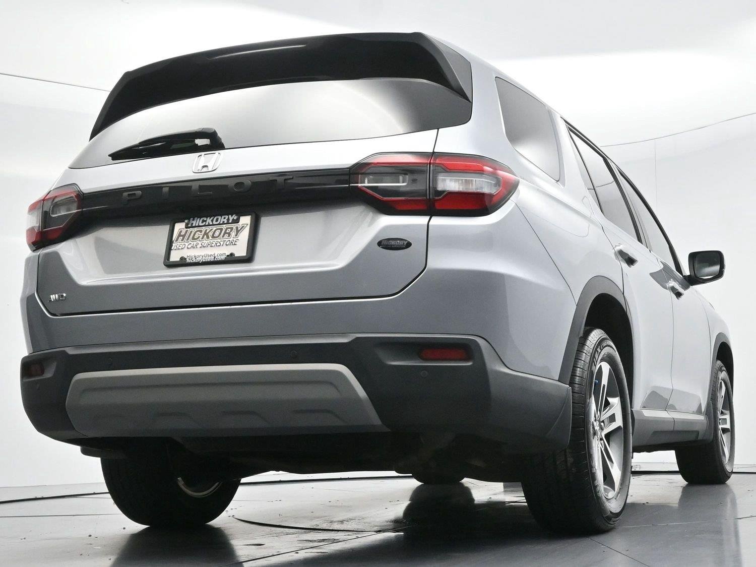 Used 2024 Lunar Silver Metallic Honda EX-L image 55