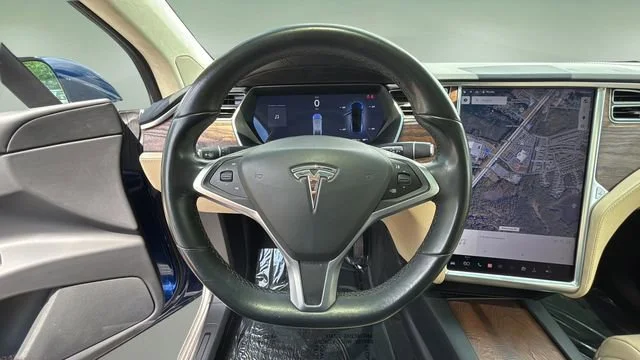 Used 2017 Blue Tesla 90D image 12