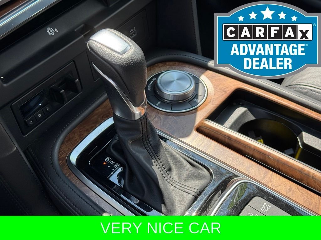Used 2022 White Nissan SL image 23