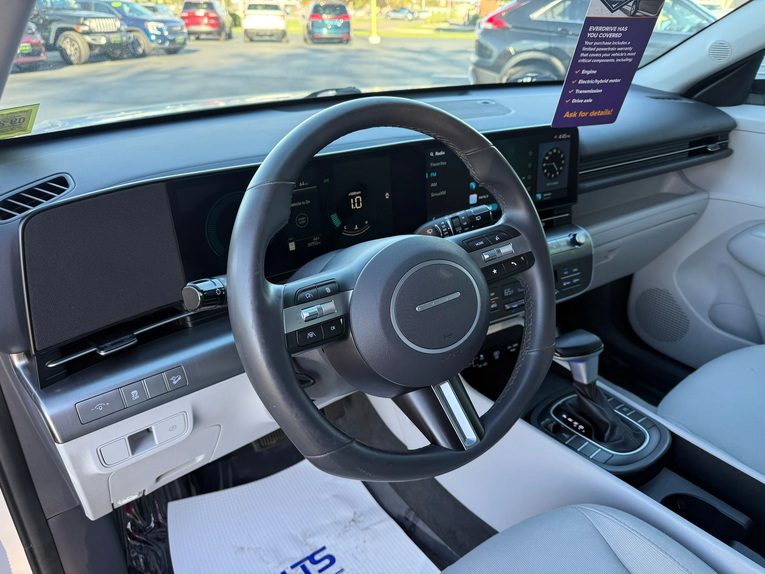 Used 2025 Atlas White Hyundai SEL image 11