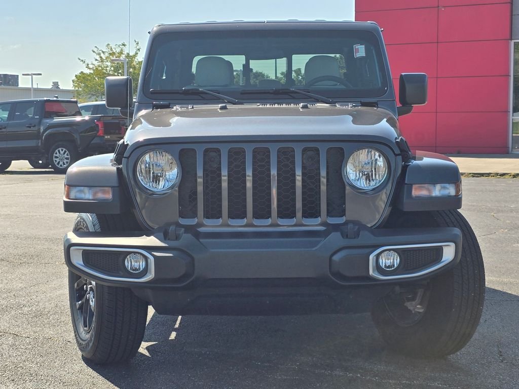 Used 2023 Gray Jeep Sport S image 9