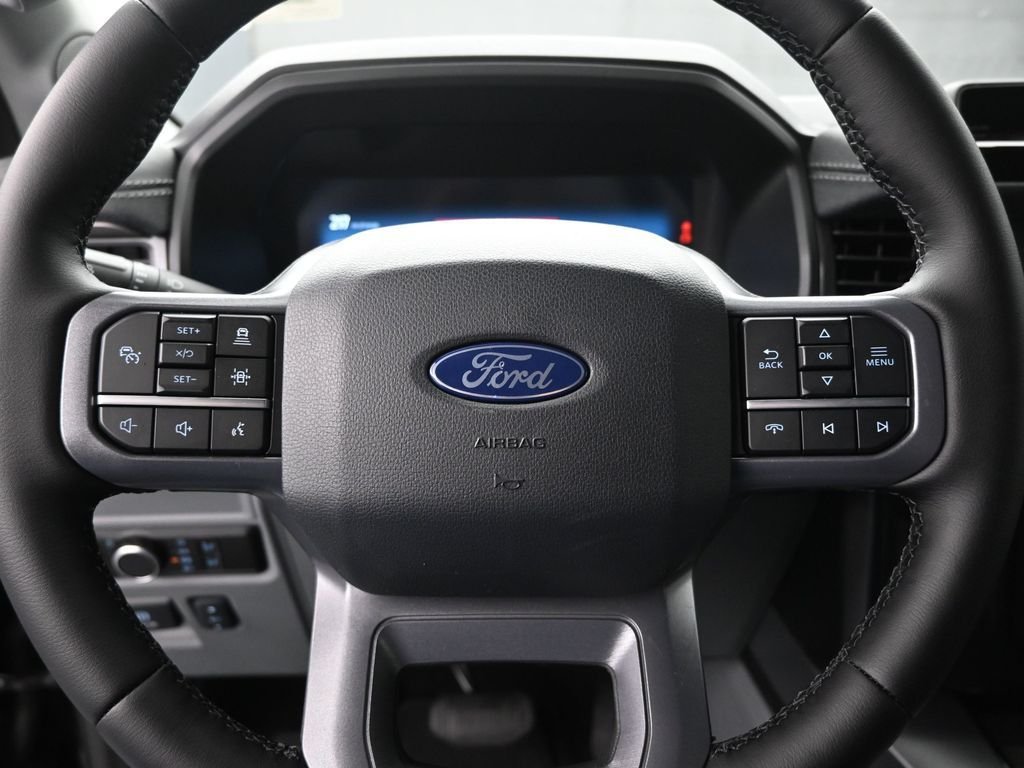 2025 Ford F-150 Lightning Flash - Photo 11