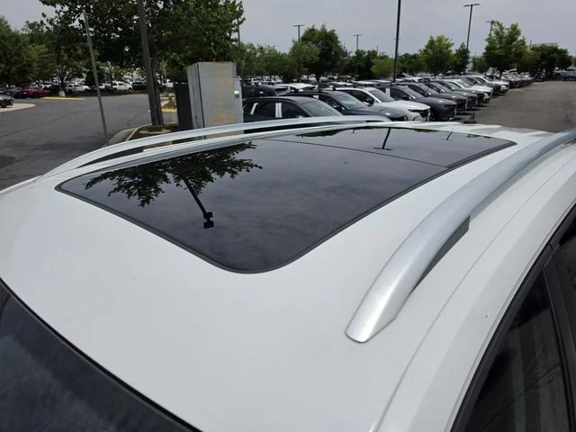 Used 2019 Pure White Volkswagen 3.6L V6 SE image 35