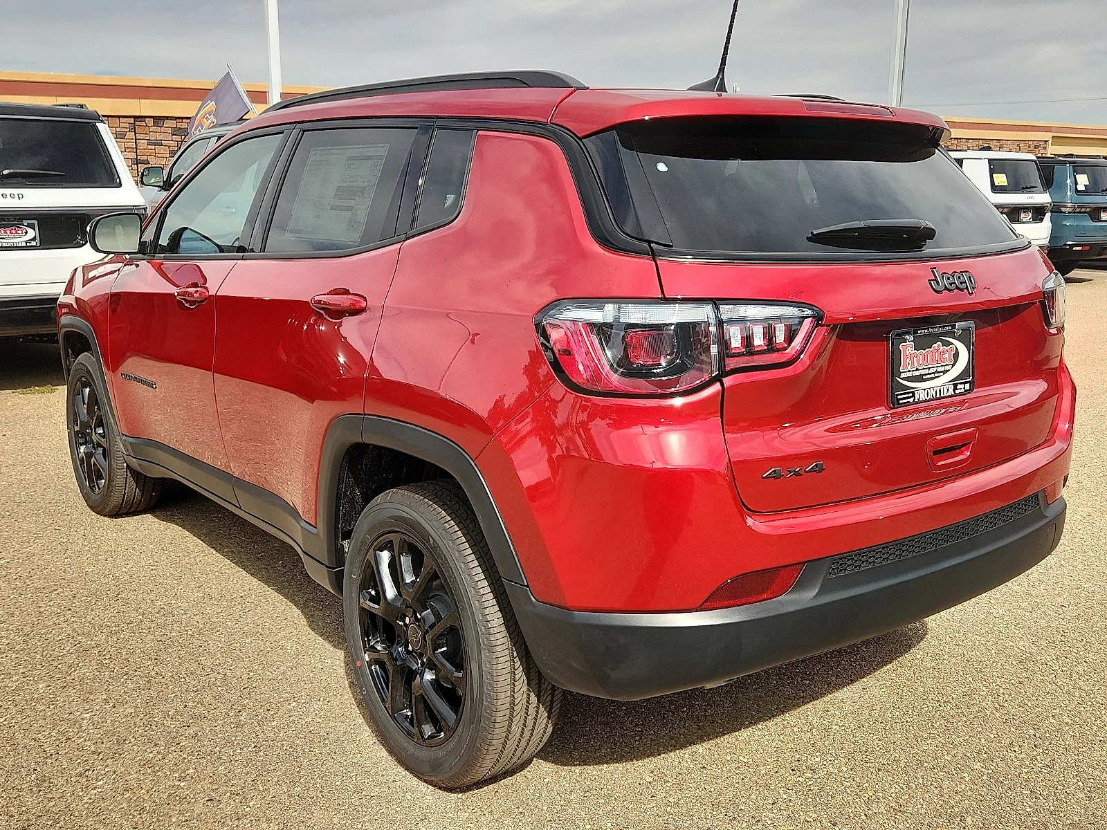 New 2027 Red Hot Pearl-Coat Paint Jeep LATITUDE ALTITUDE 4X4 image 3