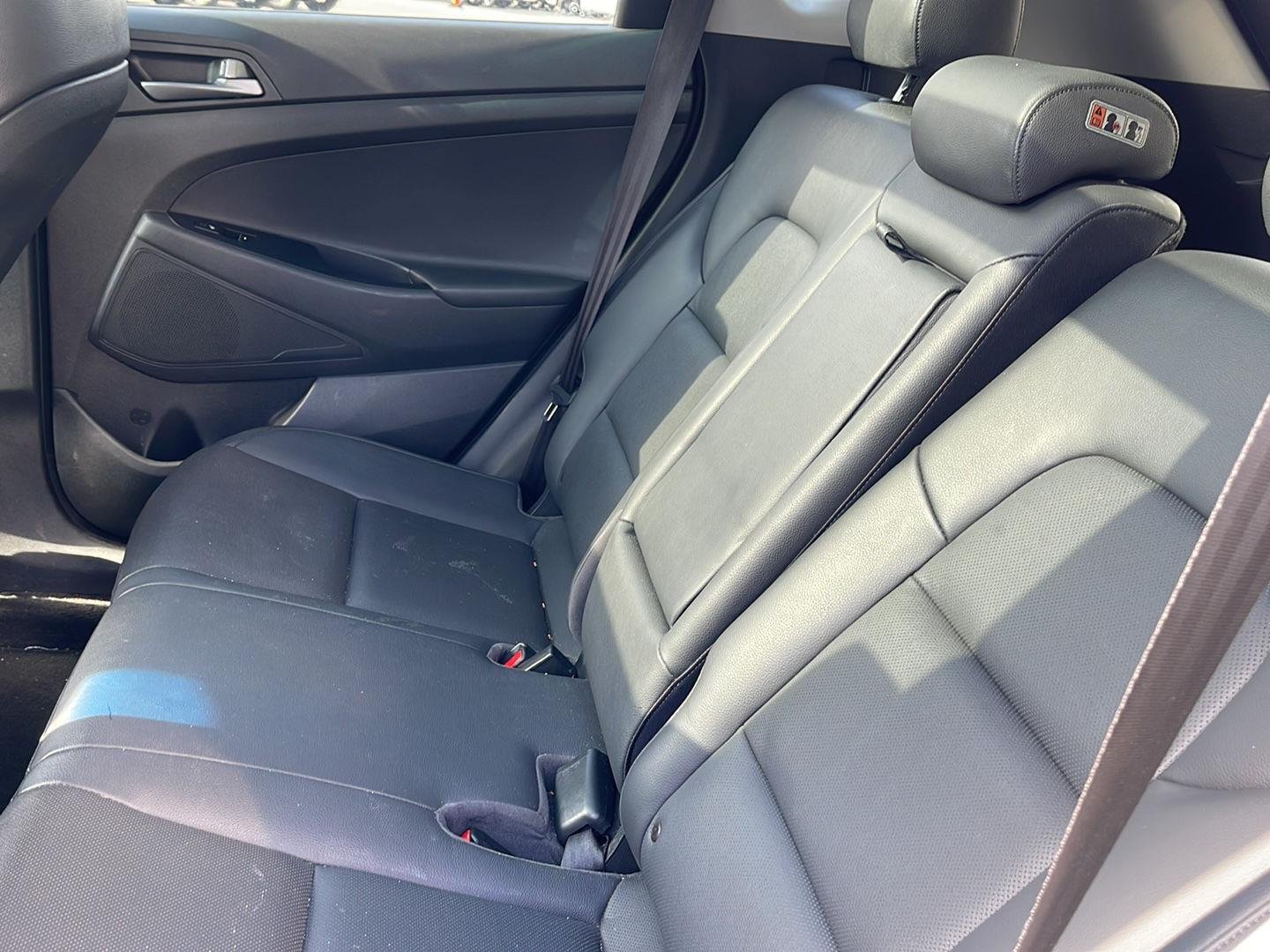 Used 2016 Caribbean Blue Hyundai Limited image 9