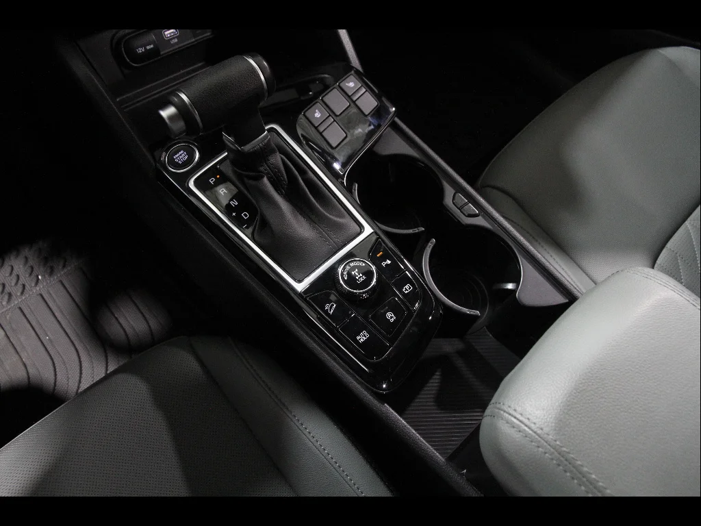 Used 2024 Black Kia X-Line image 15