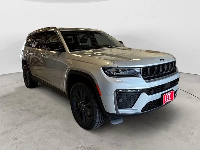 New 2026 Silver Jeep  image 8