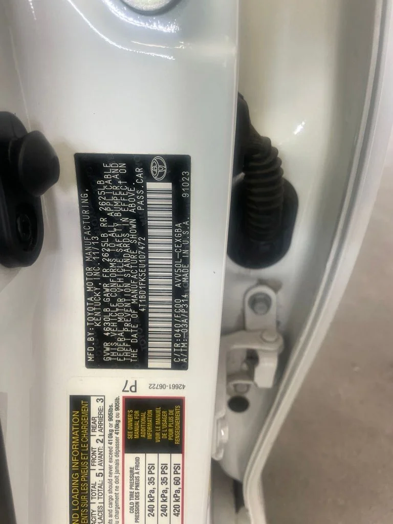 Used 2014 Super White Toyota XLE image 5