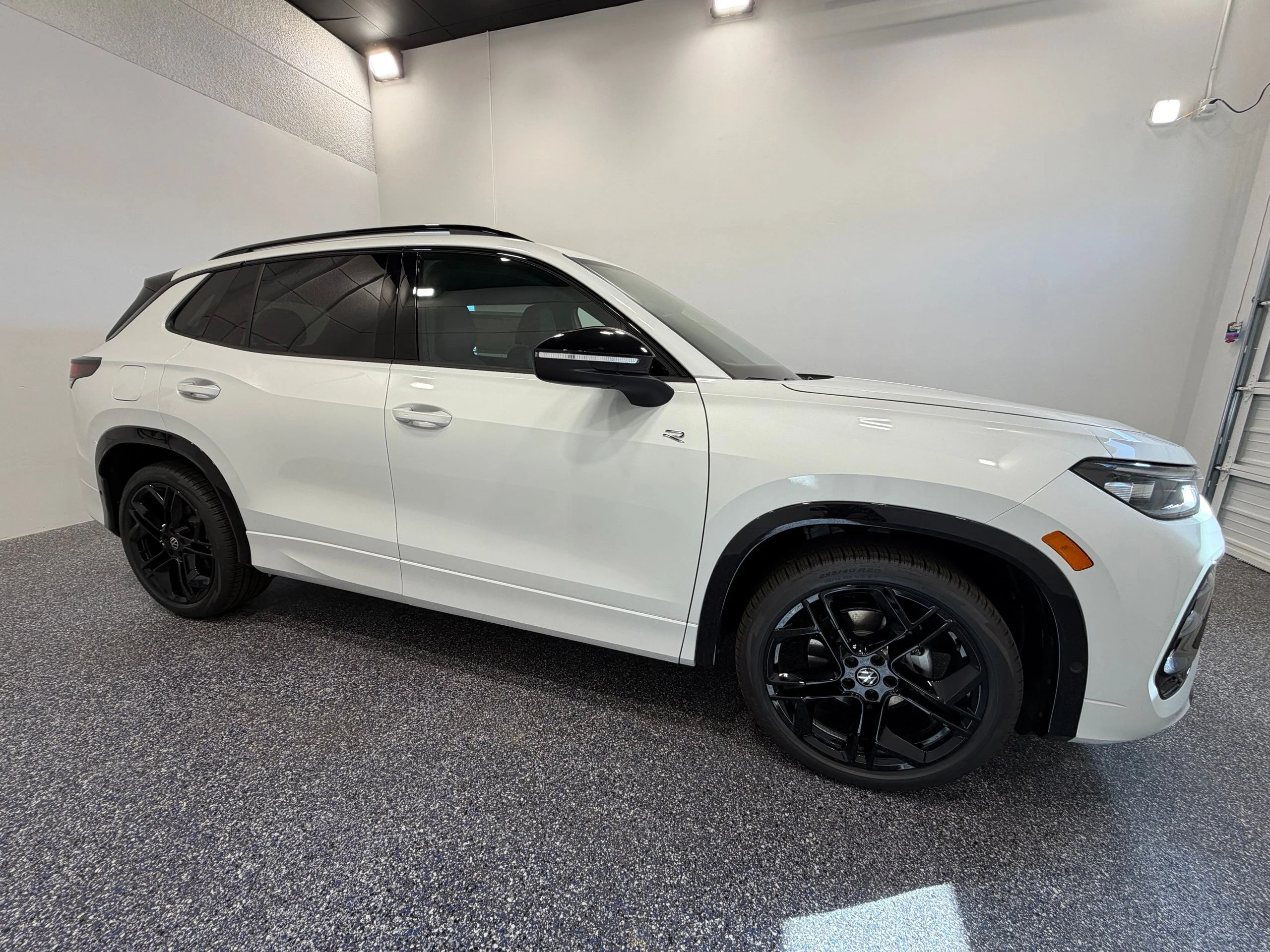 New 2026 White Volkswagen 2.0T SE R-Line Black image 8