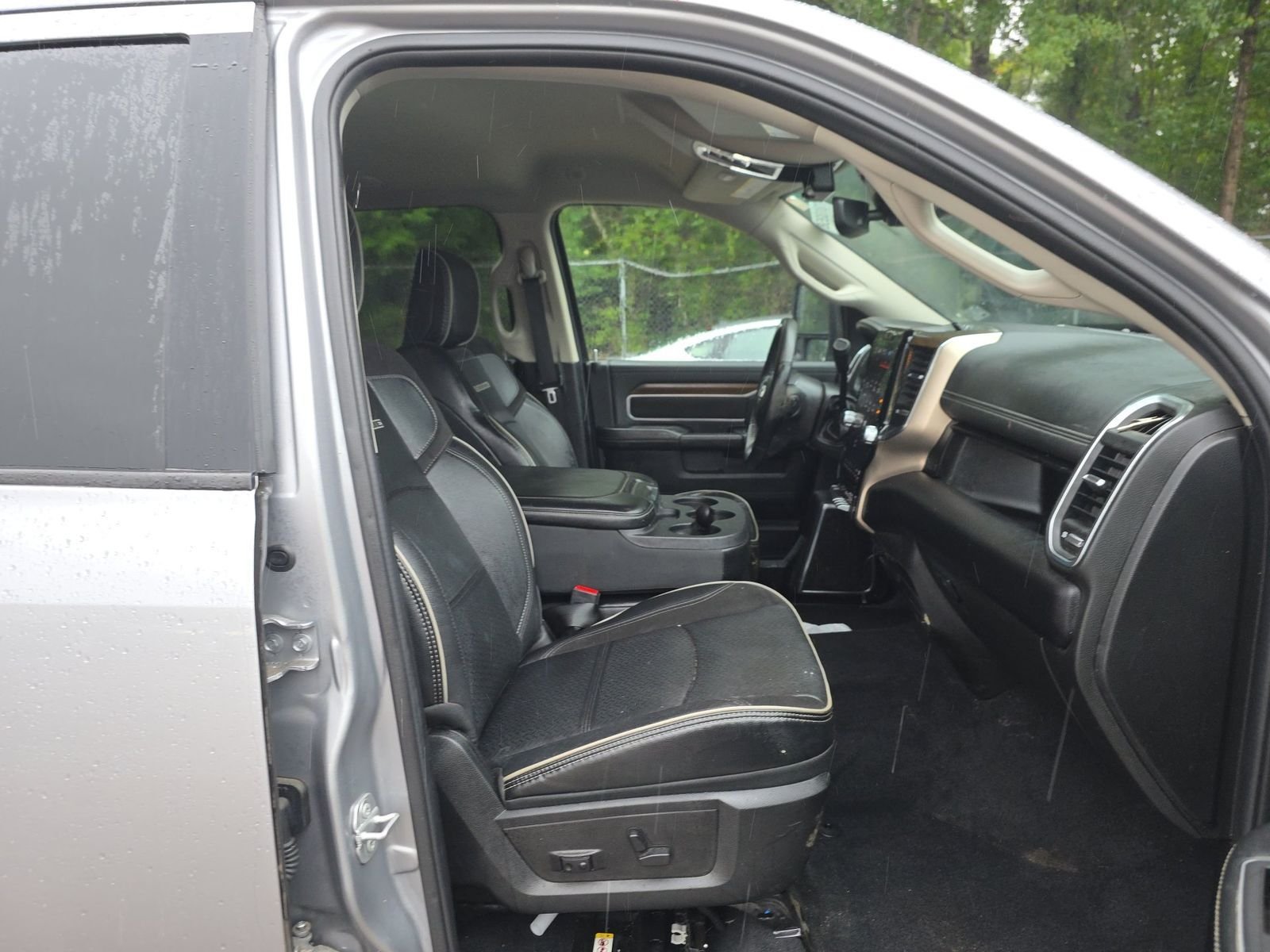 Used 2024 Silver Ram Laramie image 5