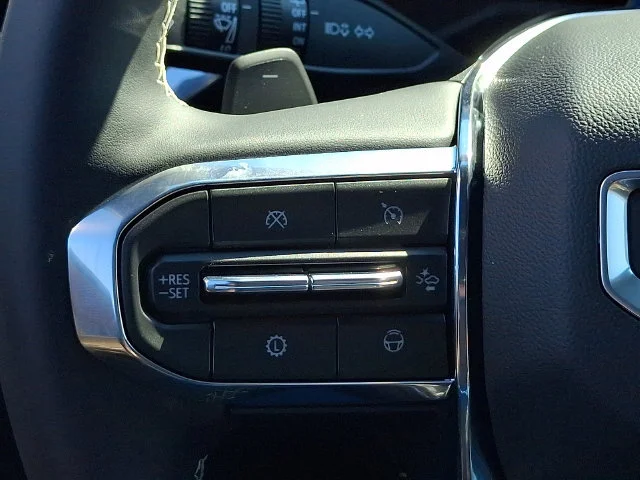 New 2027 Glacier White Tricoat GMC Denali Ultimate image 18