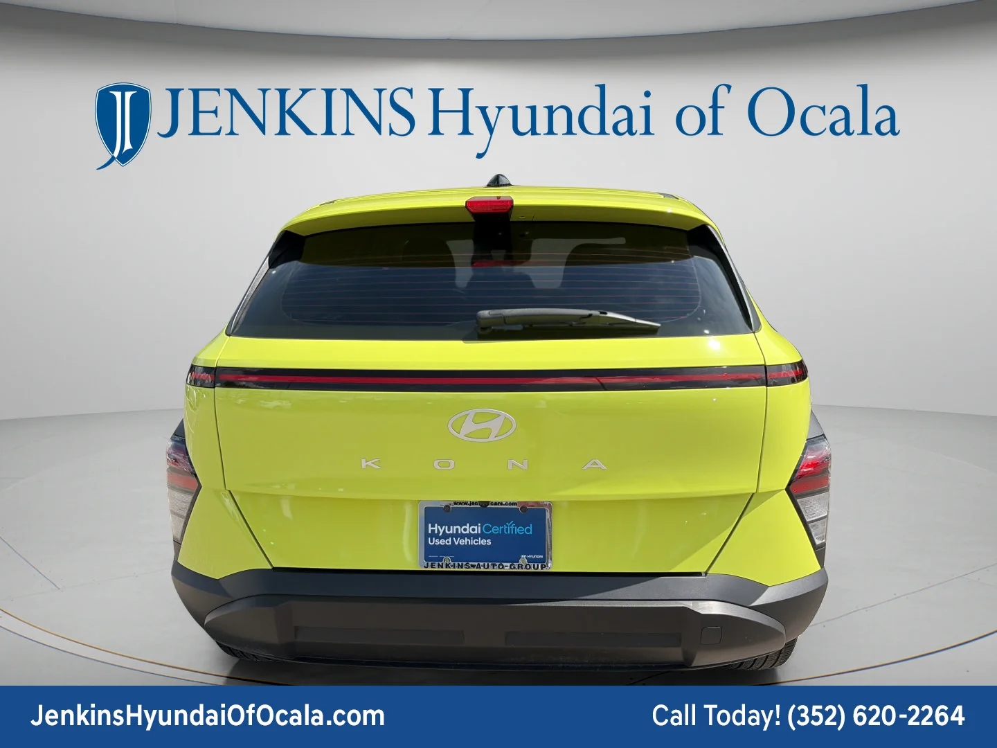 Used 2024 Neoteric Yellow Hyundai SE image 4
