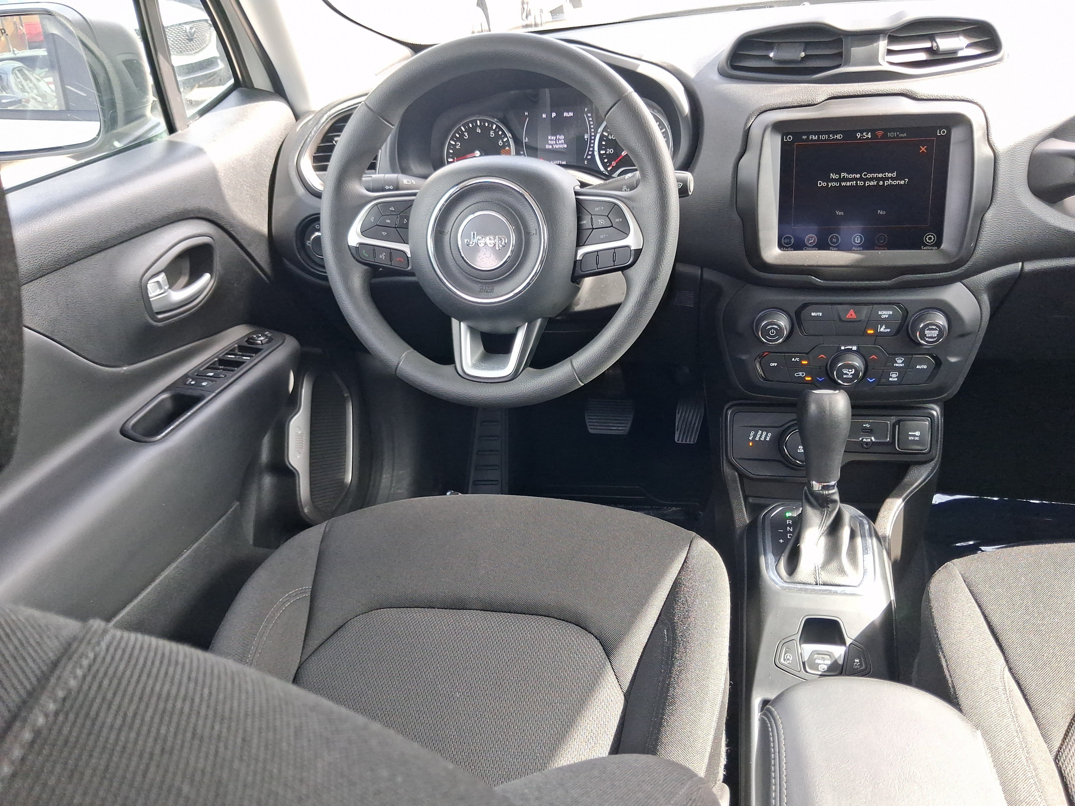 Used 2023 White Jeep Latitude image 8