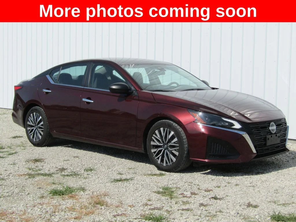 Used 2024 Red Nissan 2.5 SV image 1