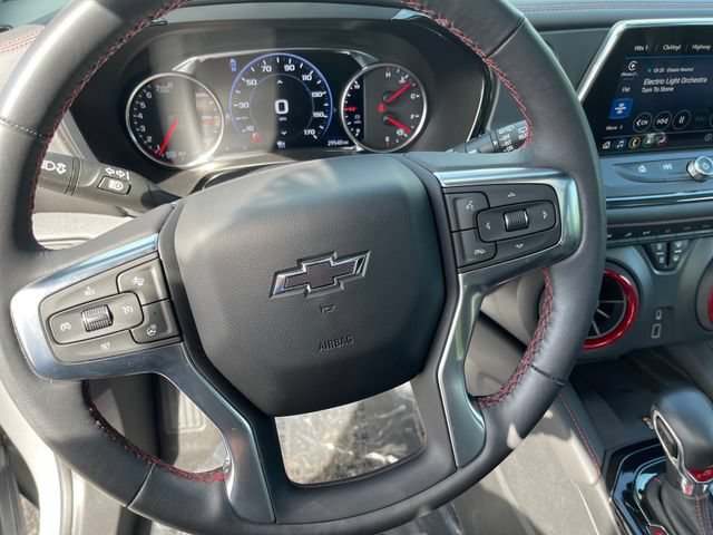 Certified Used 2022 IRIDESCENT PEARL TRICOAT Chevrolet RS image 14