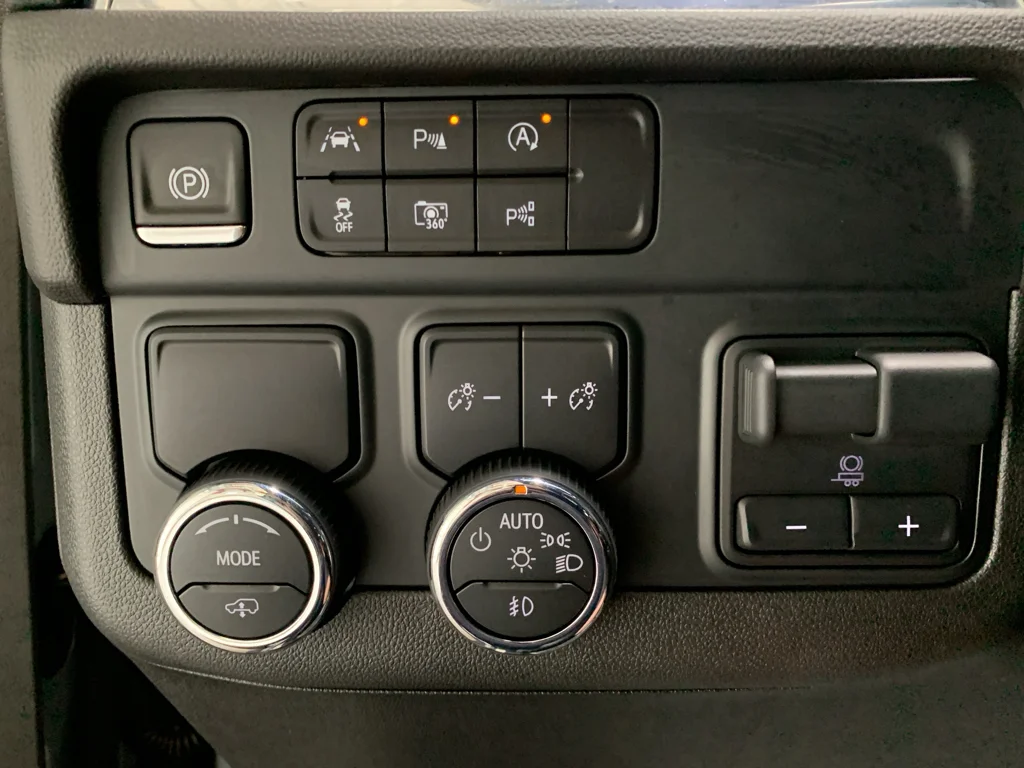 Used 2025 Sterling Gray Metallic Chevrolet High Country image 32