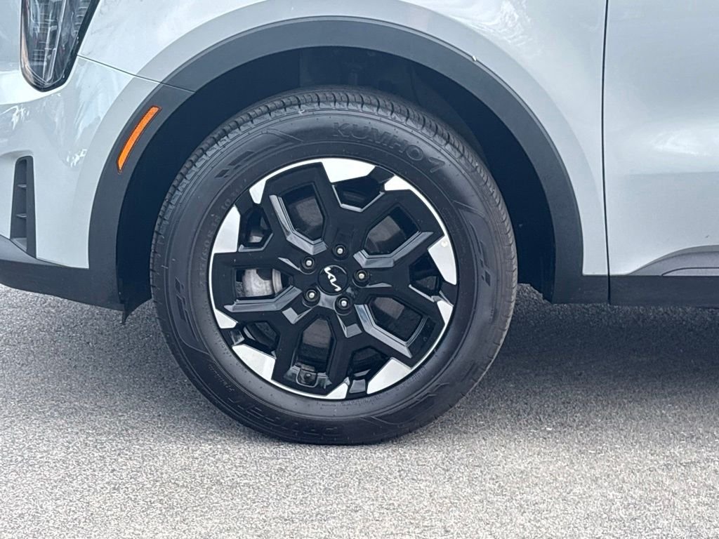 New 2025 Gray Kia S image 10