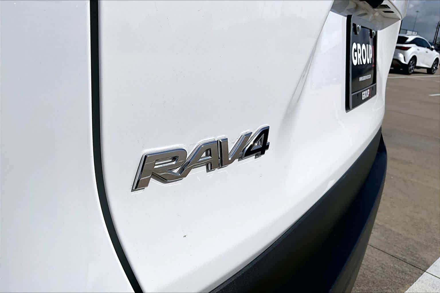 Used 2025 Ice Cap Toyota XLE image 30
