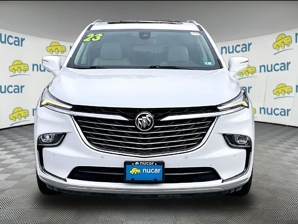 Used 2023 Summit White Buick Essence image 2