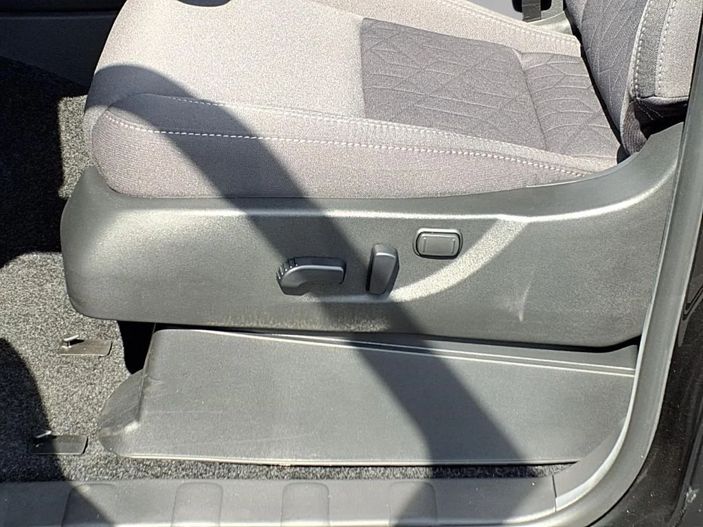 2026 Nissan Frontier SV - Photo 19