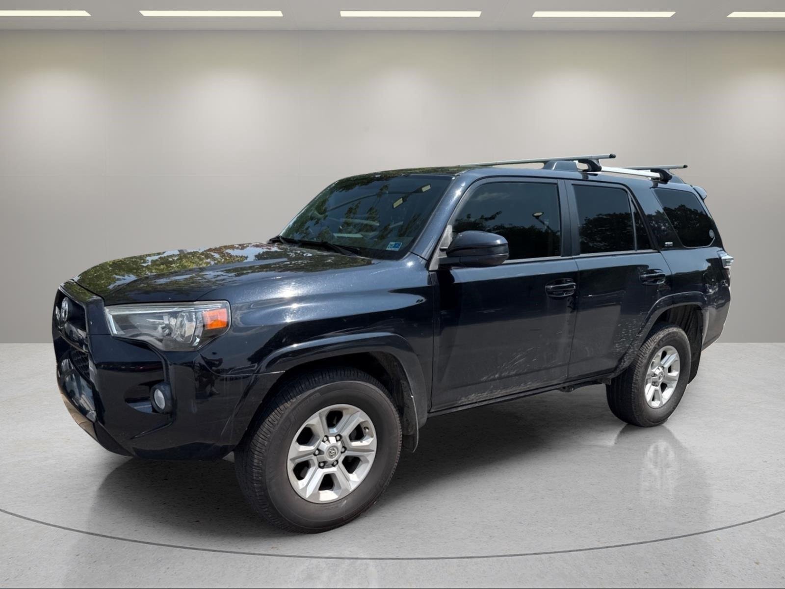 Used 2019 Midnight Black Metallic Toyota SR5 image 2