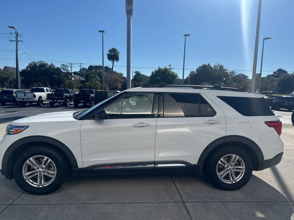 Used 2020 Oxford White Ford XLT image 2