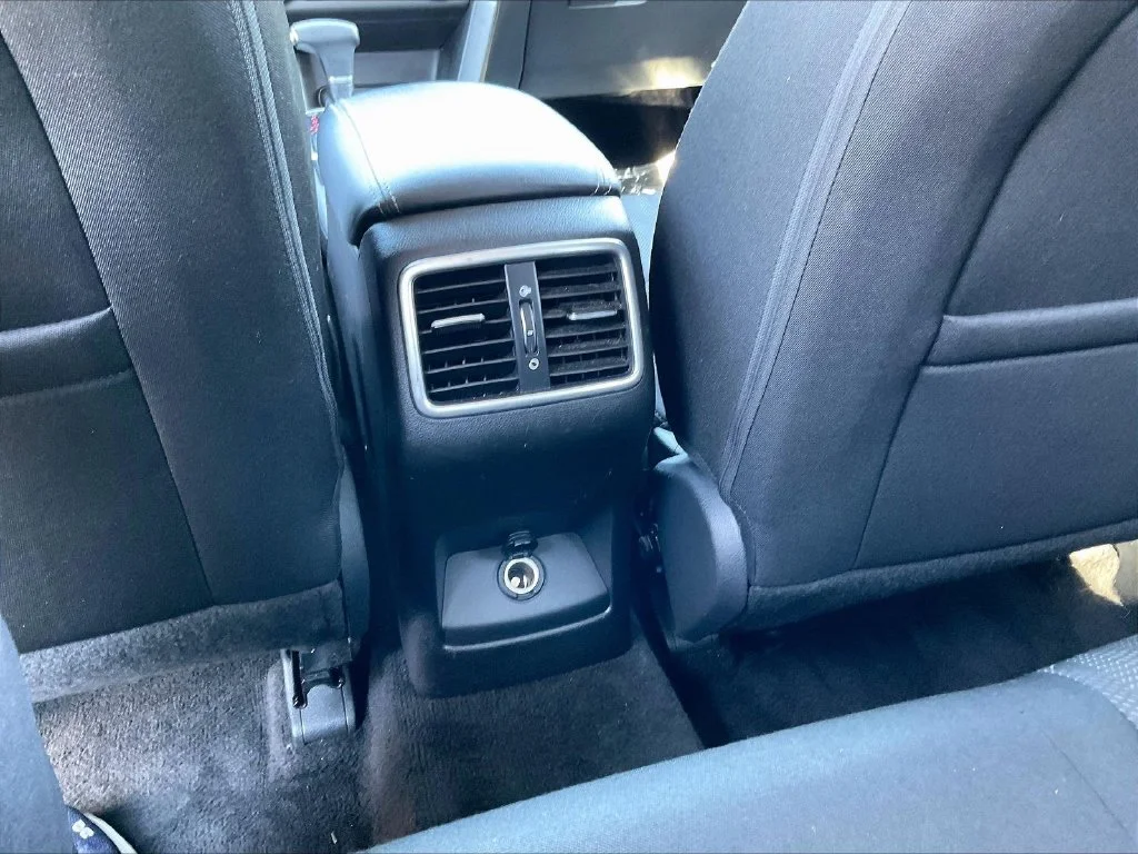 Used 2020 Sparkling Silver Kia LX image 10