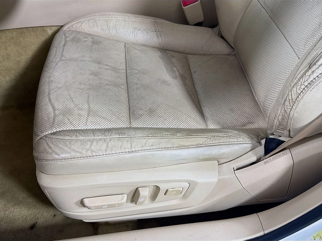 Used 2013 White Lexus 350 image 24