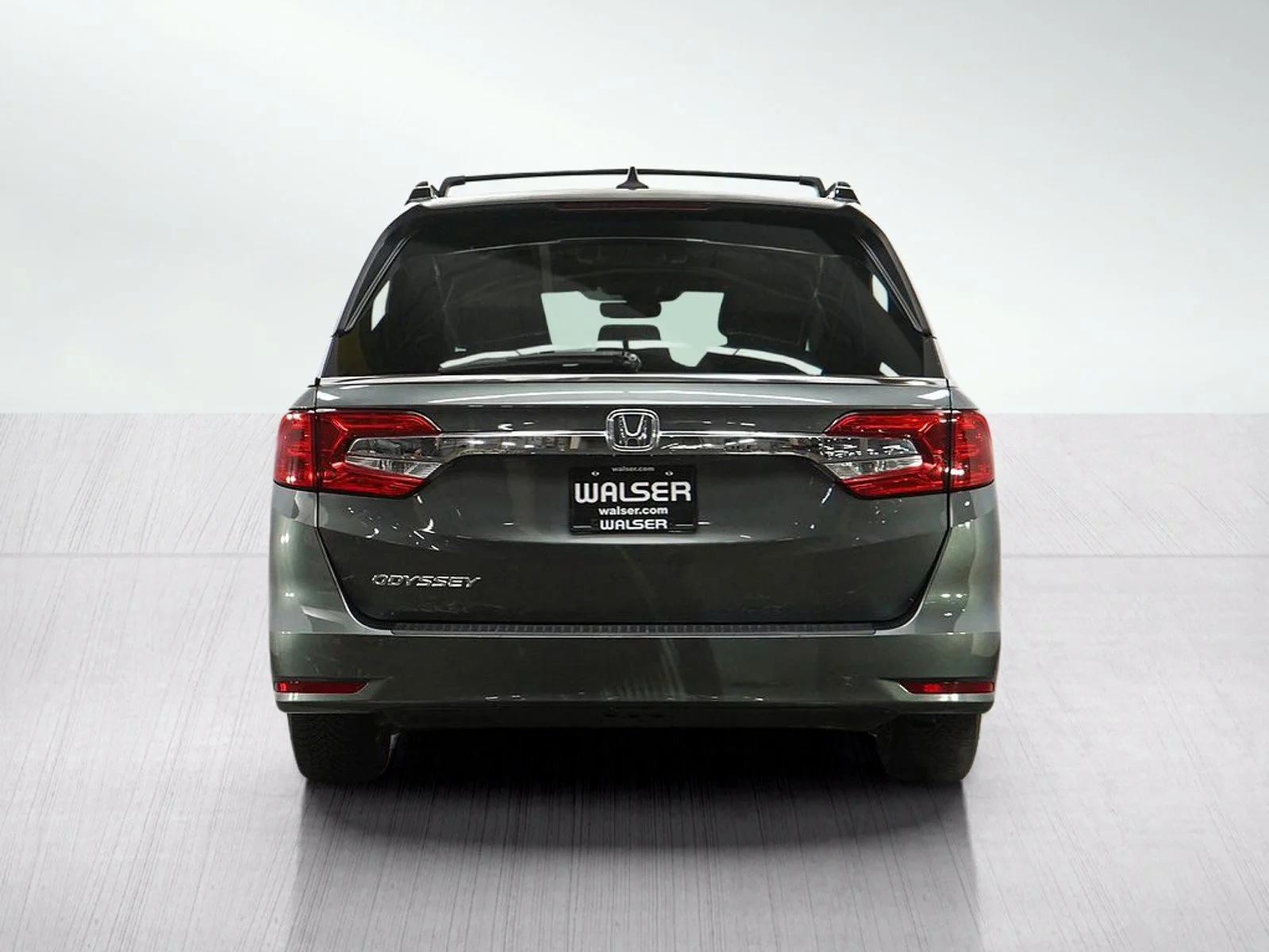Used 2018 Modern Steel Metallic Honda EXL w/ Nav image 4