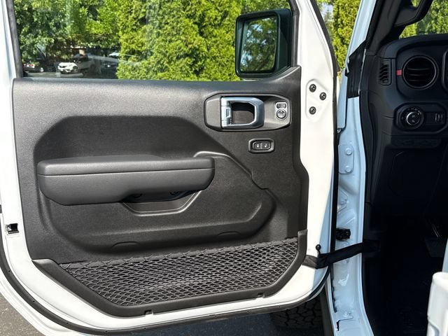 New 2026 Bright White Clear-Coat Exterior Paint Jeep Shadow Ops image 18