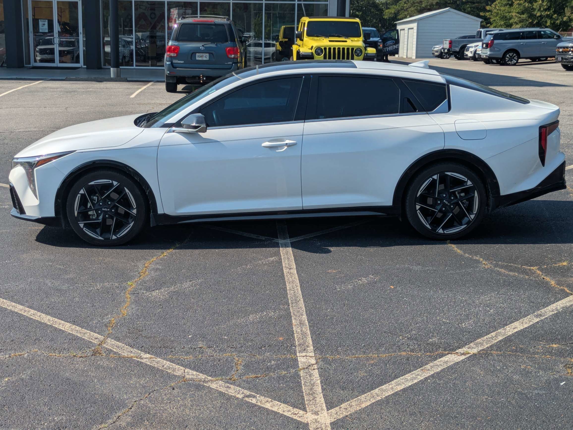 Used 2025 White Kia GT-Line image 6