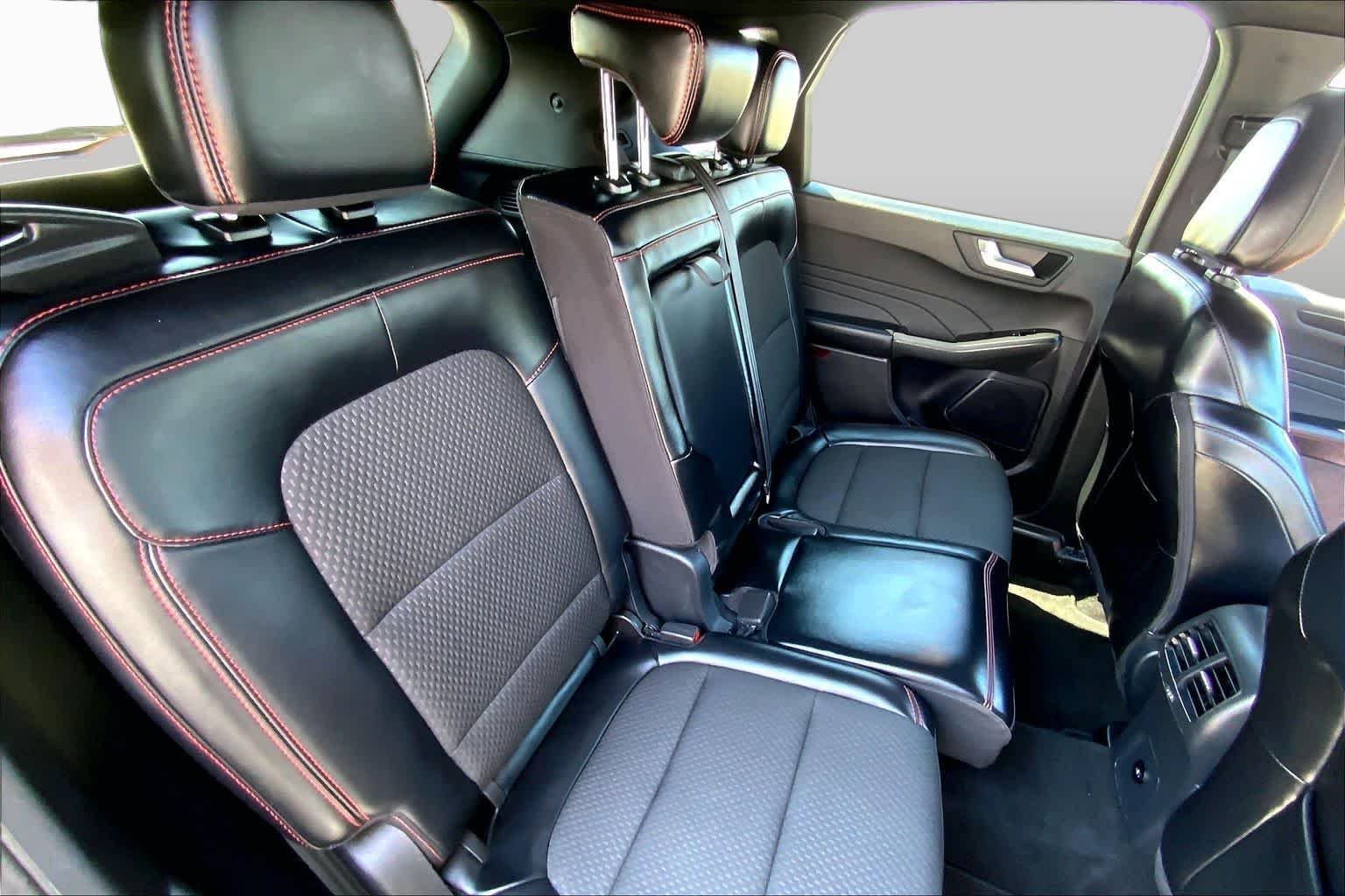 2024 Ford Escape ST-Line - Photo 18