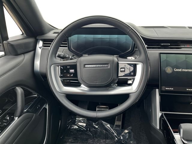 Used 2025  Land Rover SE image 13