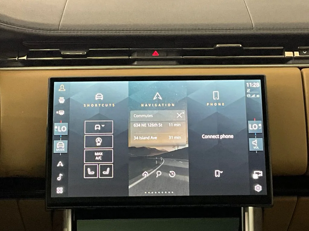 Used 2024 Black Land Rover SE image 11