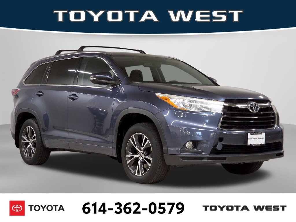 Used 2016 Blue Toyota XLE V6 image 3