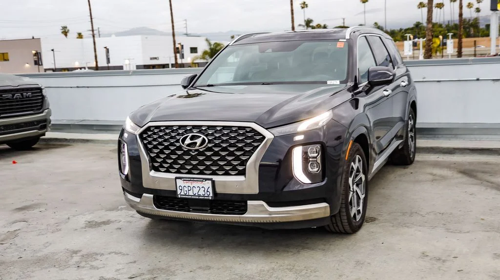 Used 2022 White Hyundai Calligraphy image 4