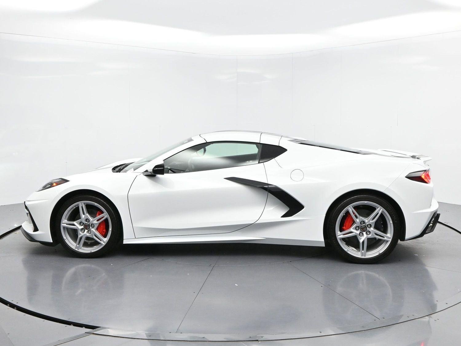 Used 2024 Arctic White Chevrolet 1LT image 3