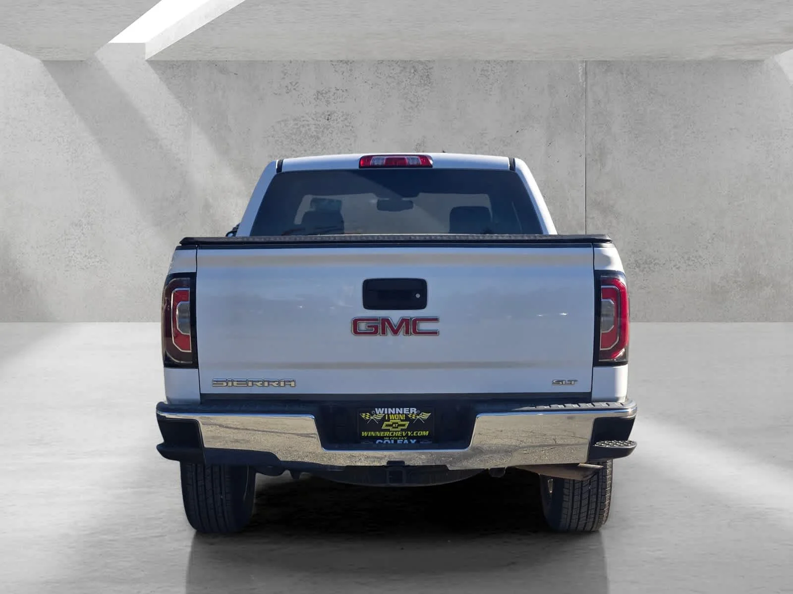 Used 2018 SUMMIT WHITE GMC SLT image 5