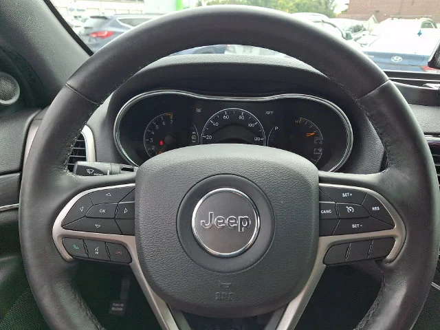Used 2019 Gray Jeep Limited image 20