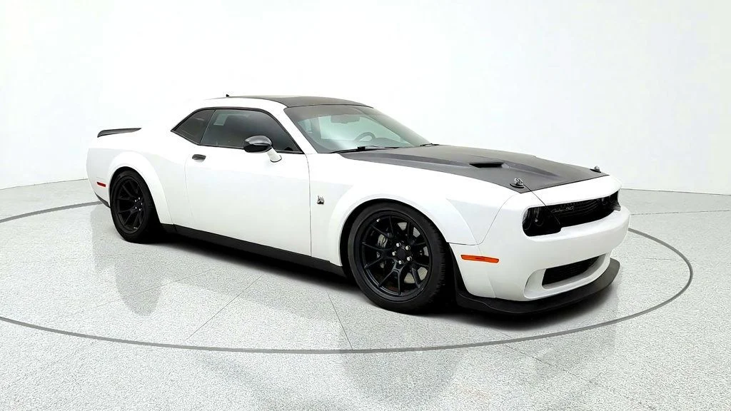 Used 2020 White Knuckle Clearcoat Dodge R/T Scat Pack 50th Ann. Widebody RWD w/ harman/kardon & Sunroof image 3