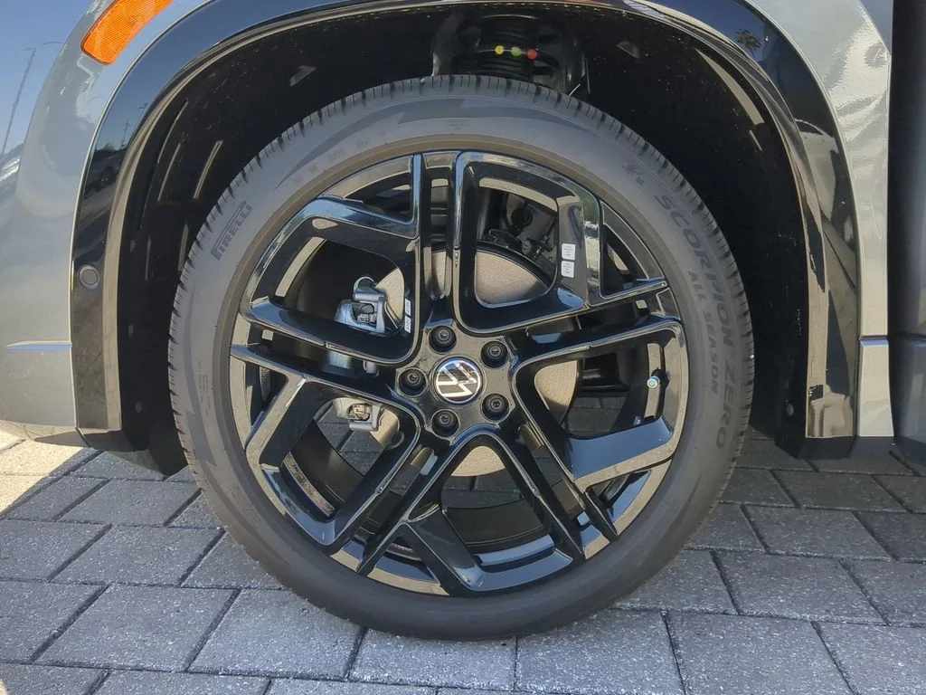 New 2026 Gray Volkswagen 2.0T SE R-Line Black image 33