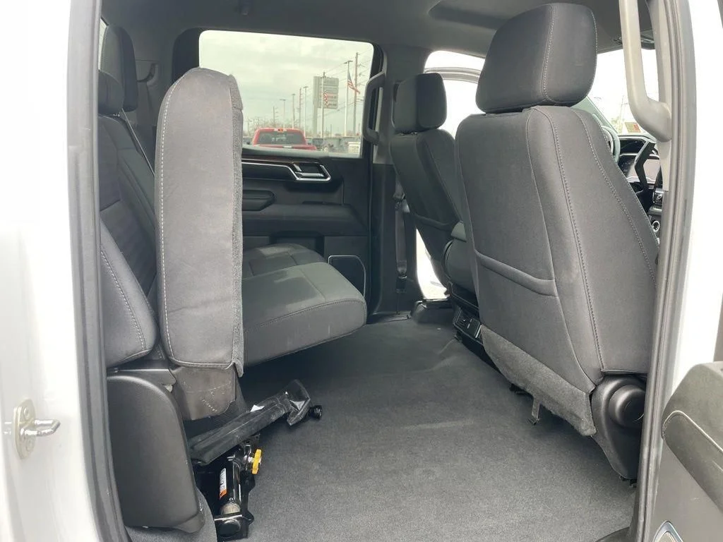 Used 2023 White Chevrolet LT image 34